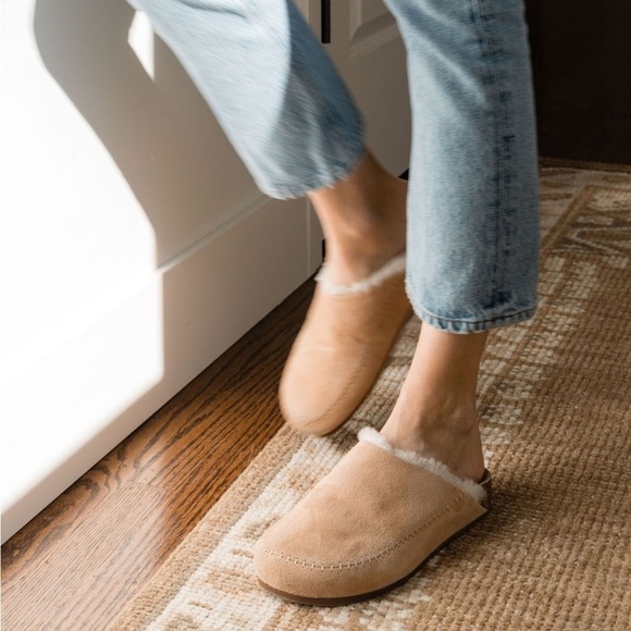 Jenni Kayne Shearling Lined Moc Slip On Mule Clog in Natural Beige Size 38 / 7.5 - Picture 1 of 7
